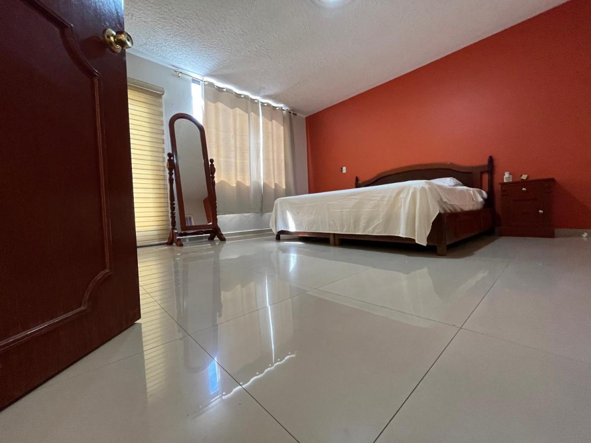Beautiful Private House In The Downtown With 3 Floors Tepatitlán de Morelos Exterior foto